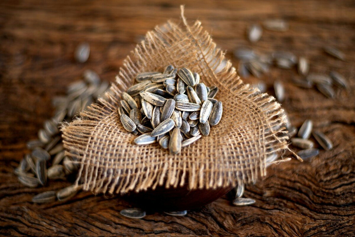 Basta una manciata al giorno e addio voglia di dolci: il trucco delle donne dopo i 50 anni