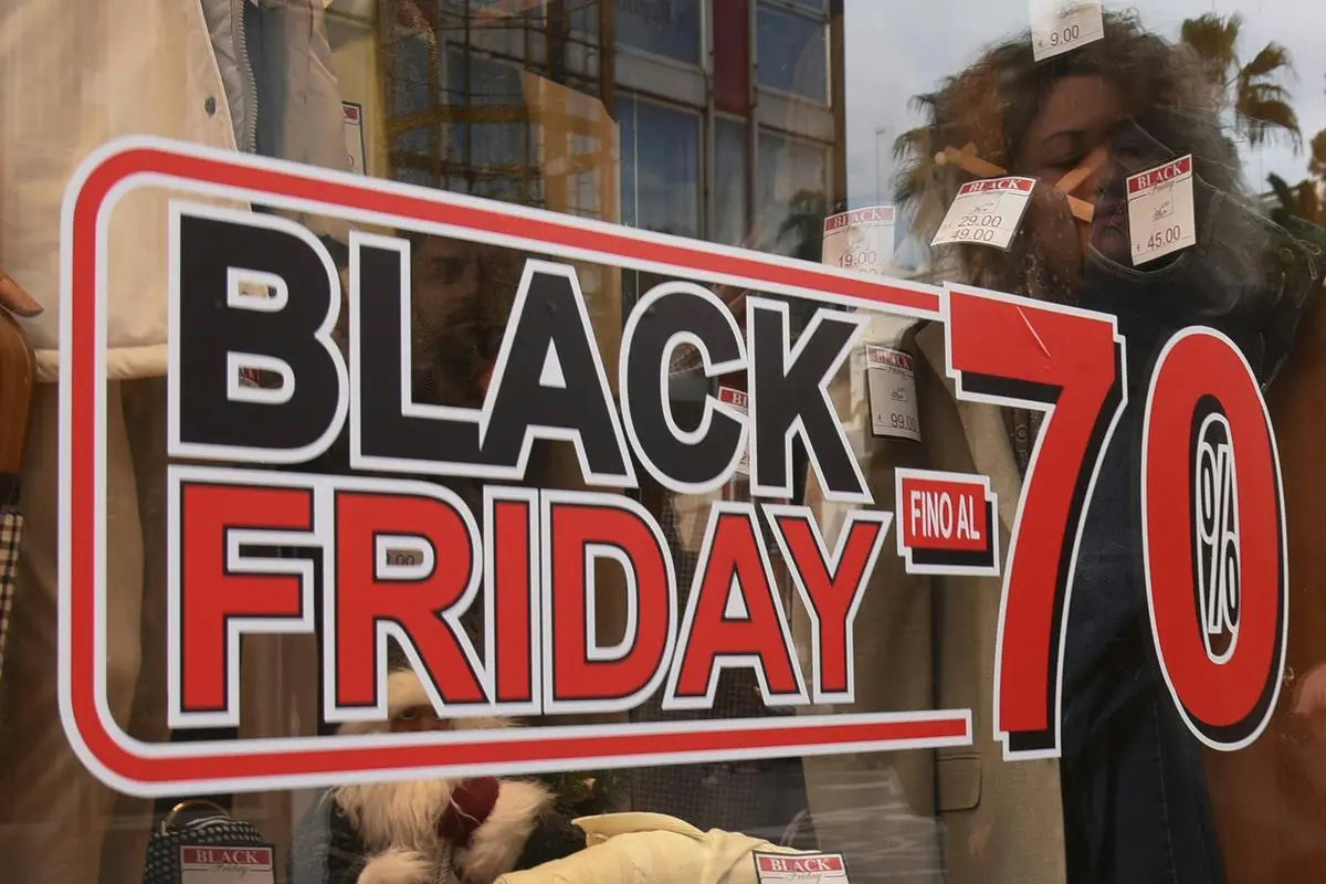 Black Friday 2025: la data ufficiale, i consigli per risparmiare e cosa aspettarsi dagli sconti