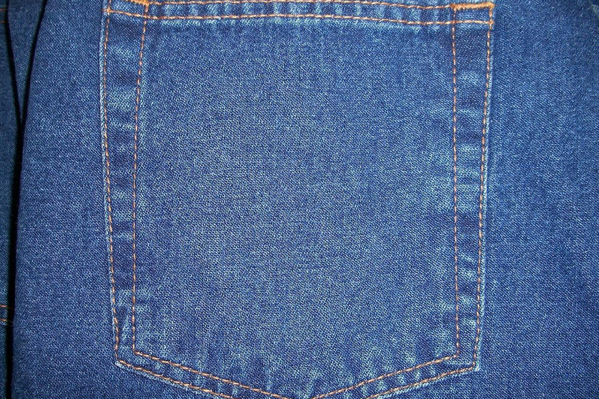 Ecco perché il modo in cui ti vesti pesa più della bilancia: 12 strategie che snelliscono davvero