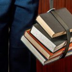 Le famiglie italiane rischiano di pagare molto meno per i libri scolastici: cosa cambia davvero ora